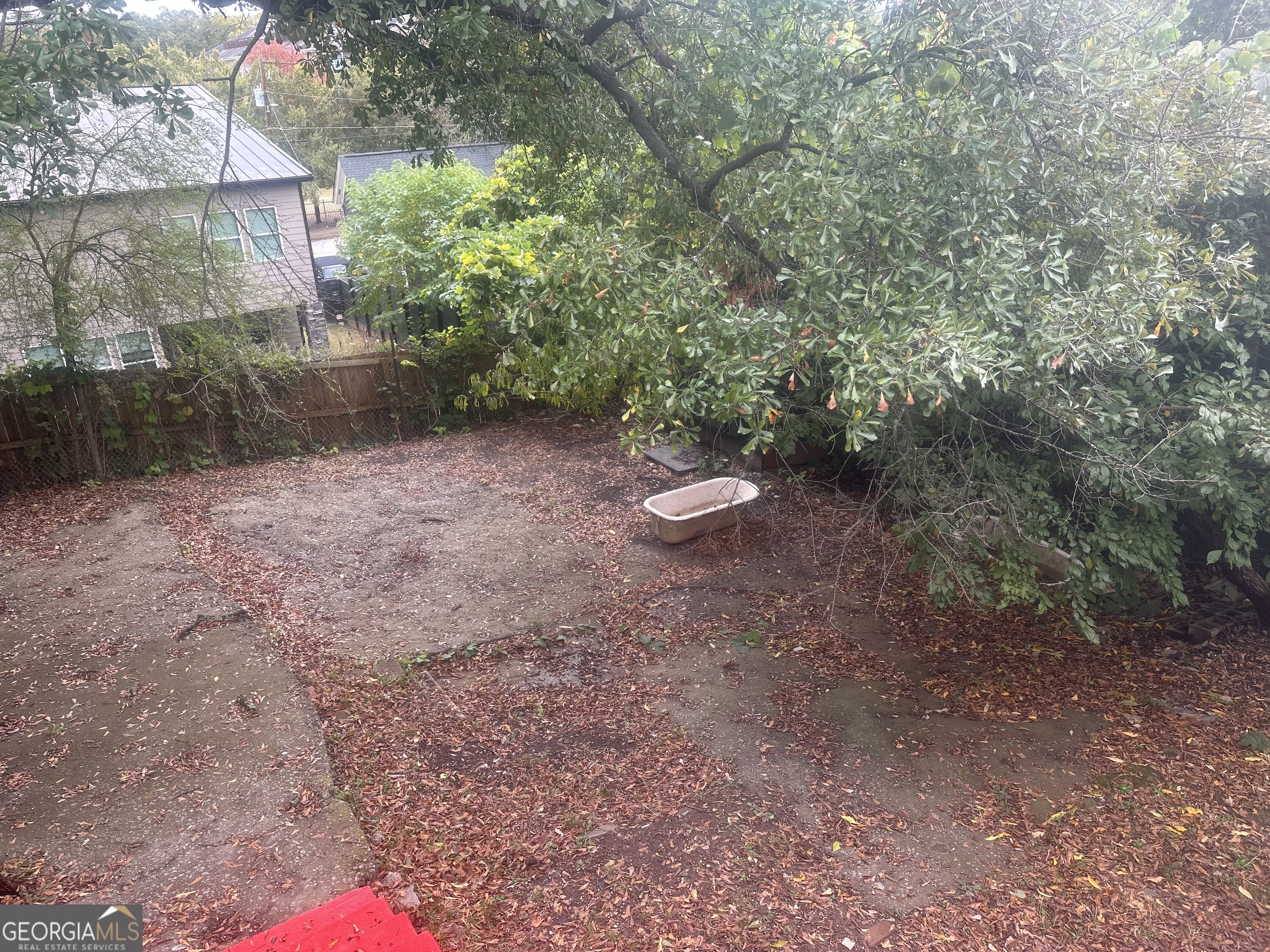 814 Welch Street Southwest Atlanta, GA 30310 - Photo 13 of 14 a view of a backyard with large trees
