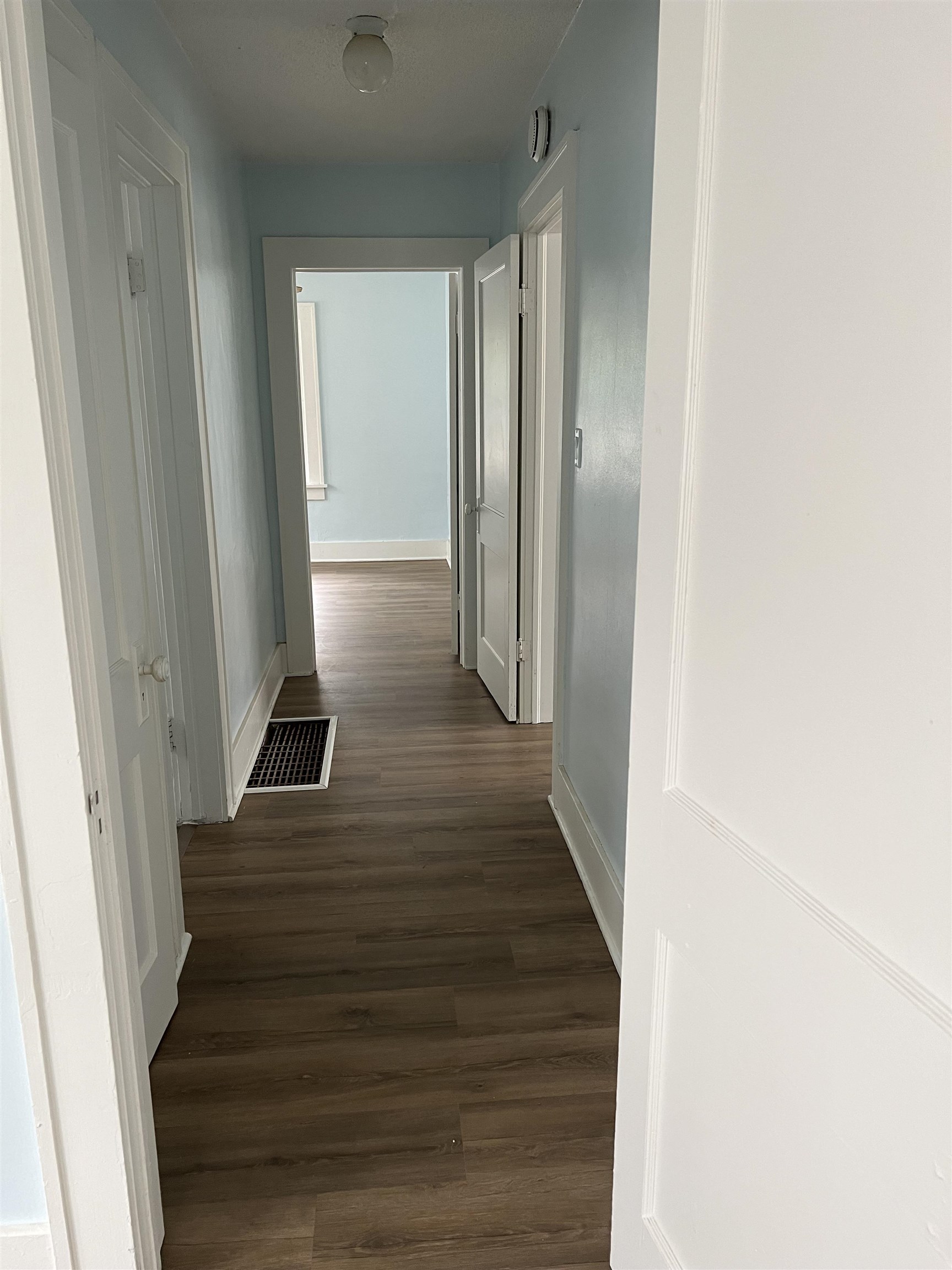 709 South Hillside Street Wichita, KS 67211 - Photo 19 of 20