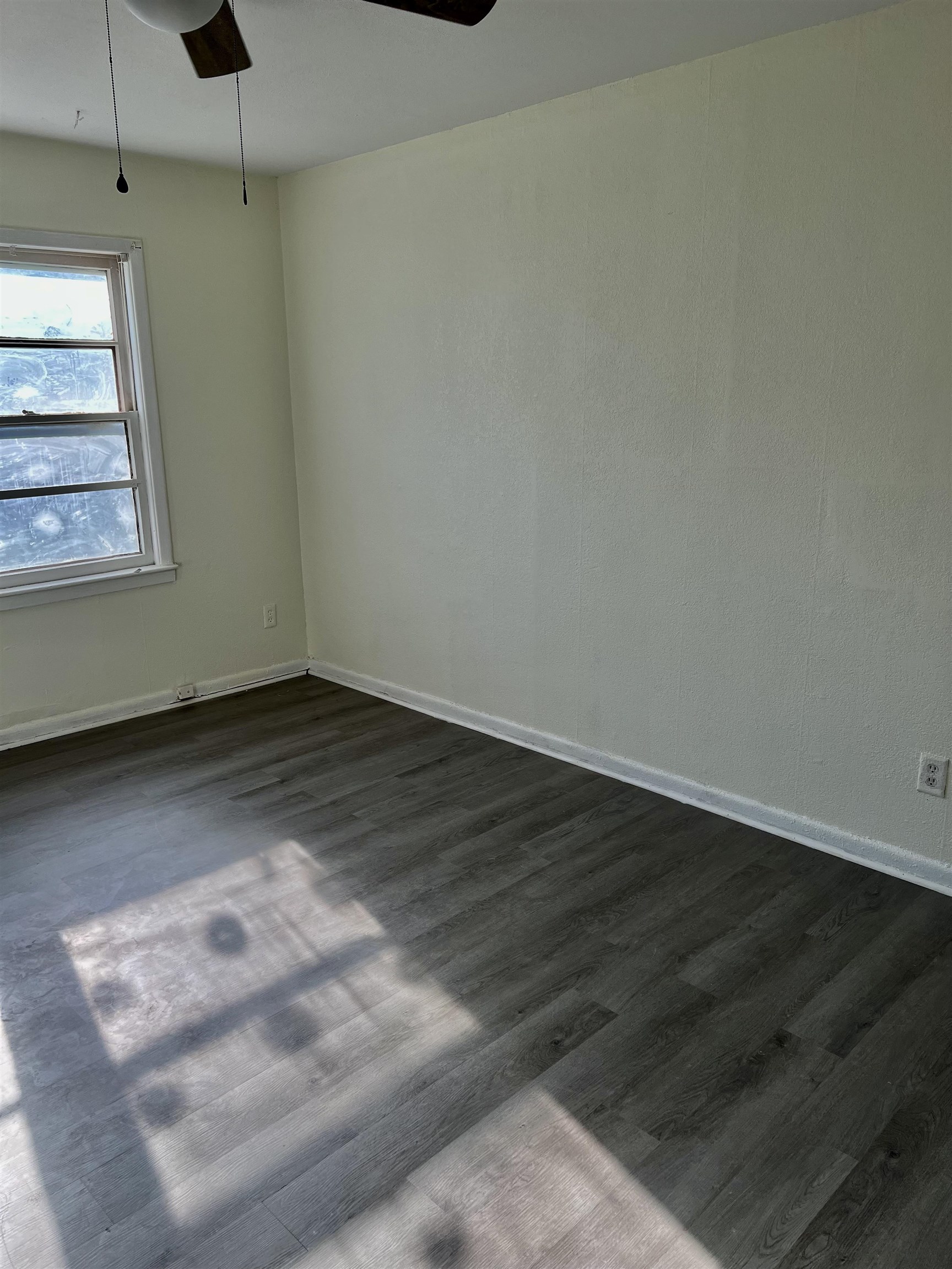 709 South Hillside Street Wichita, KS 67211 - Photo 4 of 20