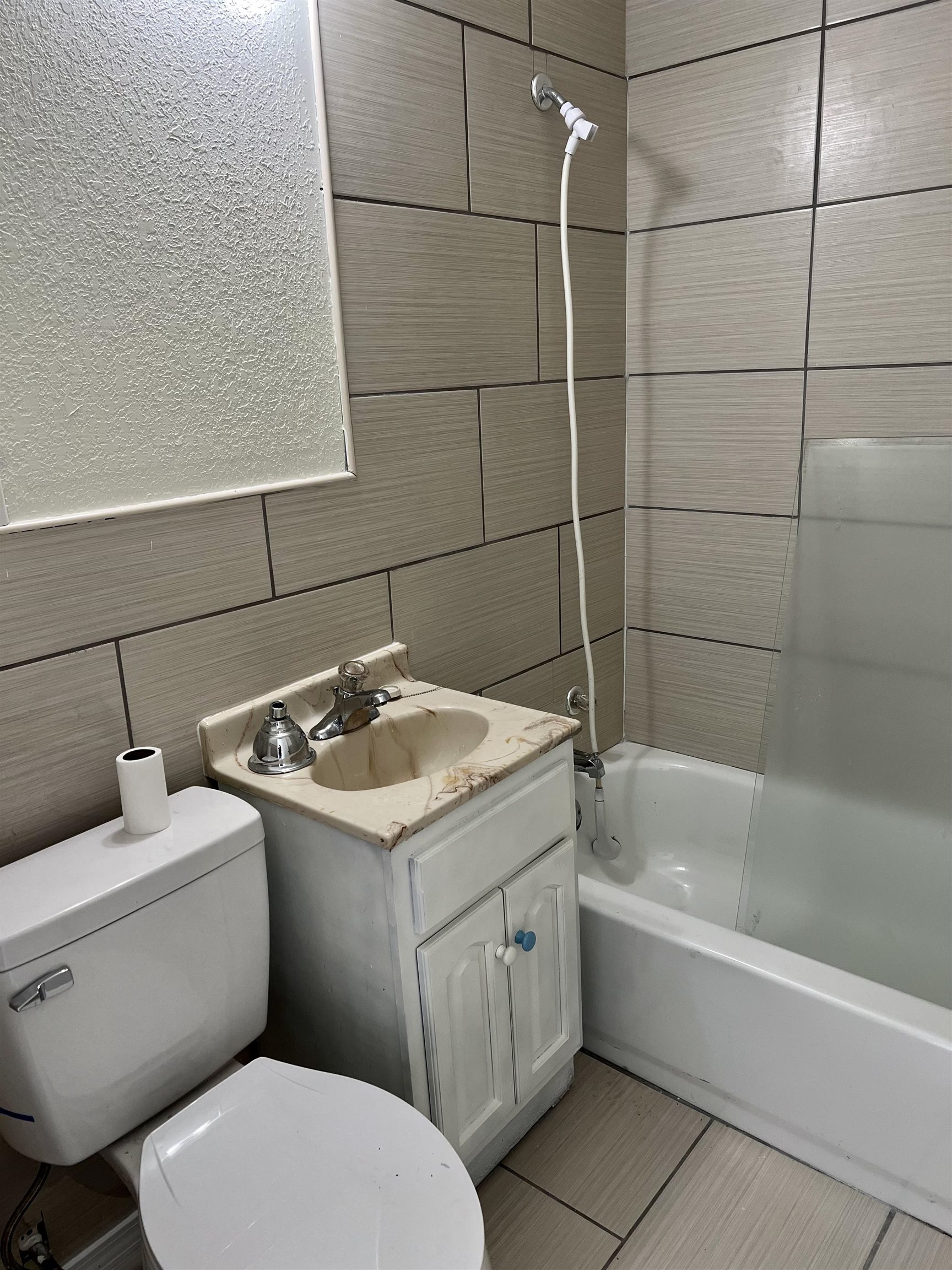 709 South Hillside Street Wichita, KS 67211 - Photo 6 of 20