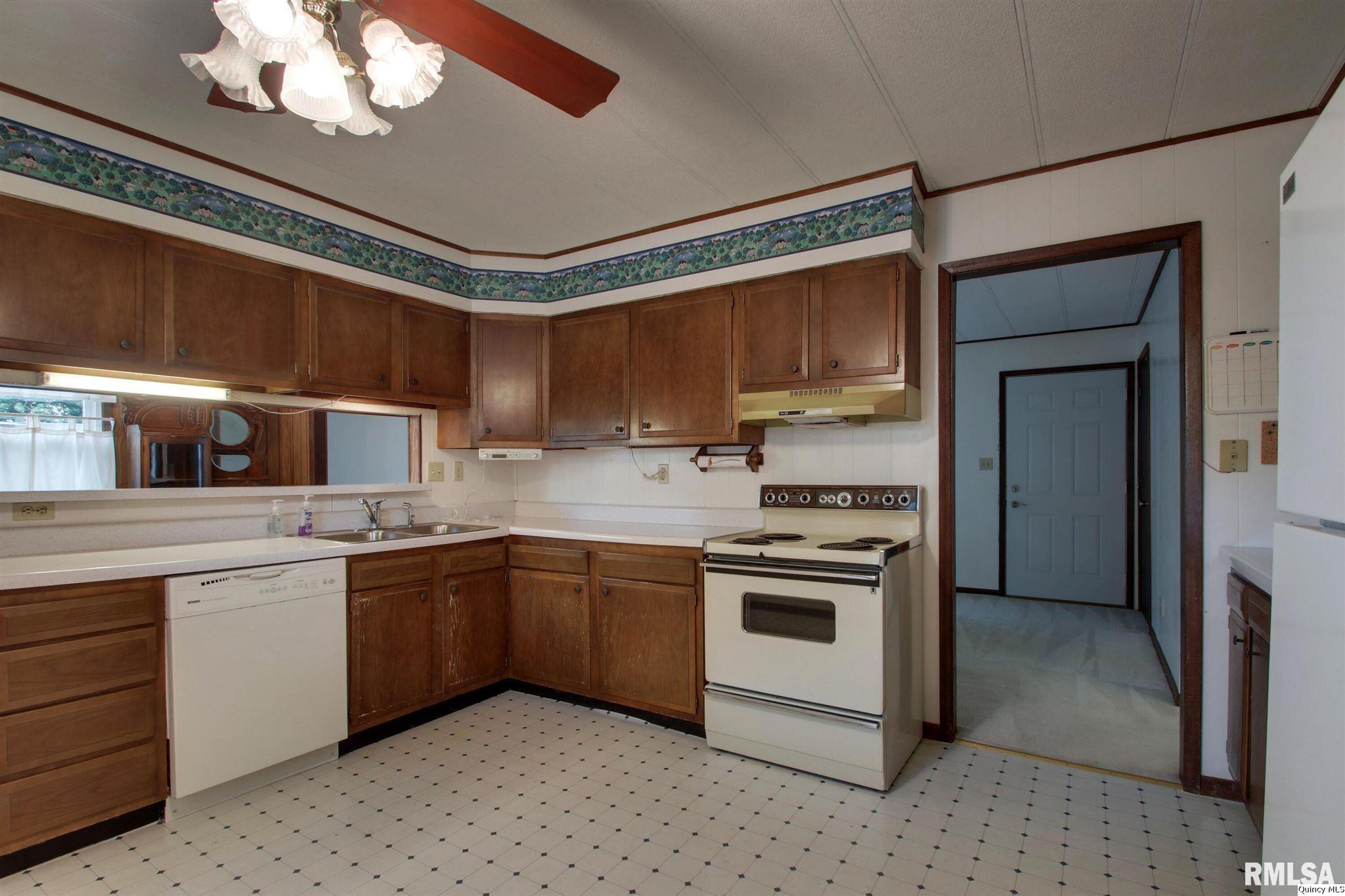 504 South State Road Mendon, IL 62351 - Photo 3 of 26 Gallery Image 3