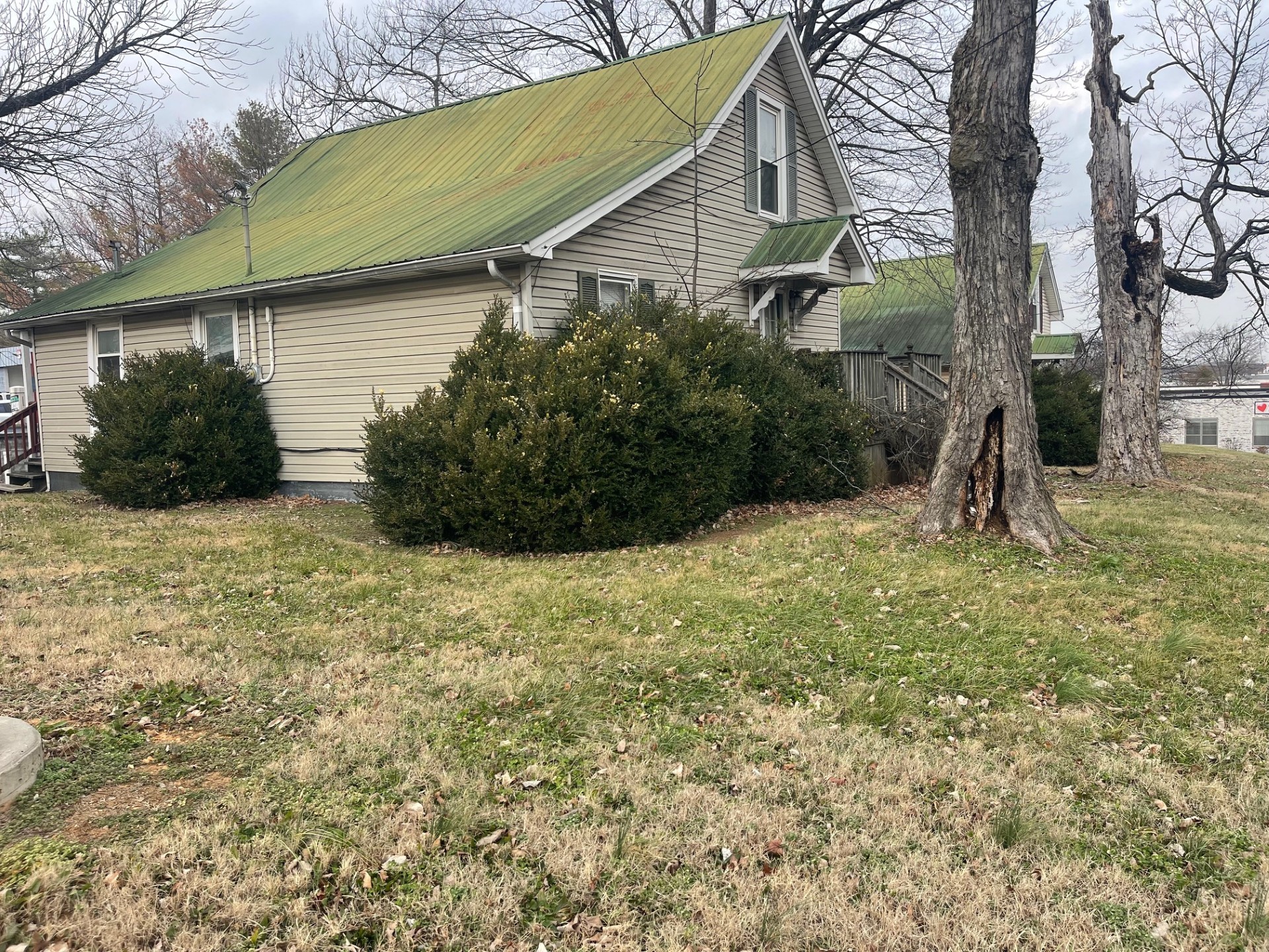 1205 South Main Street Springfield, TN 37172 - Photo 2 of 4 a view of backyard of house