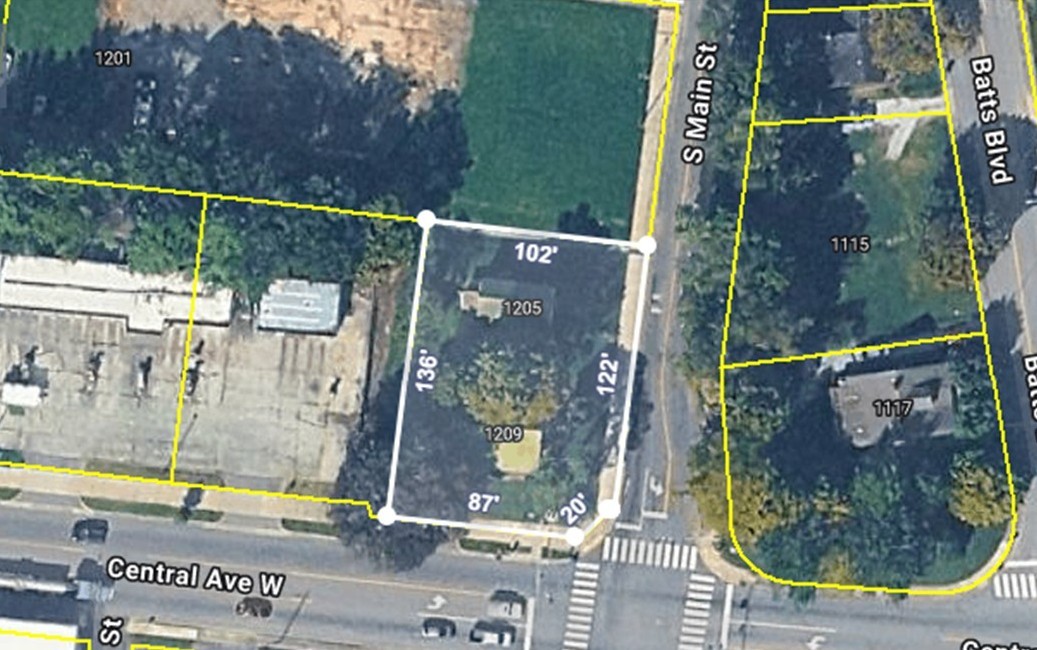 1205 South Main Street Springfield, TN 37172 - Photo 4 of 4 a view of swimming pool with a balcony