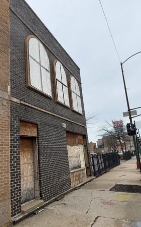 $135,000 | 5816 West North Avenue, Chicago, IL 60639