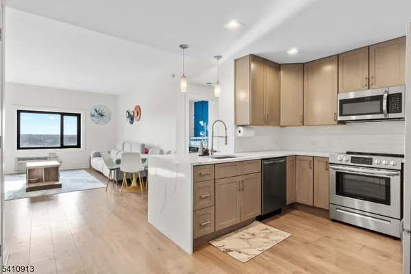 $2,800 | 1 Carriage City Plaza, Unit 904, Rahway, NJ 07065