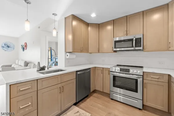 $2,800 | 1 Carriage City Plaza, Unit 904, Rahway, NJ 07065