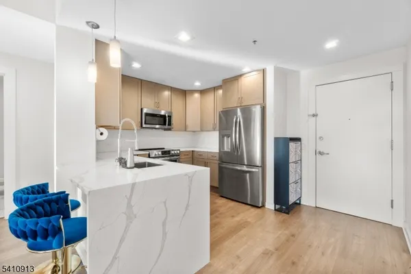 $2,800 | 1 Carriage City Plaza, Unit 904, Rahway, NJ 07065