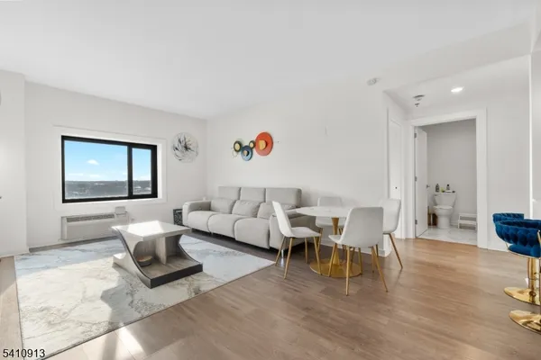 $2,800 | 1 Carriage City Plaza, Unit 904, Rahway, NJ 07065