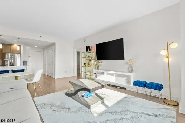 $2,800 | 1 Carriage City Plaza, Unit 904, Rahway, NJ 07065