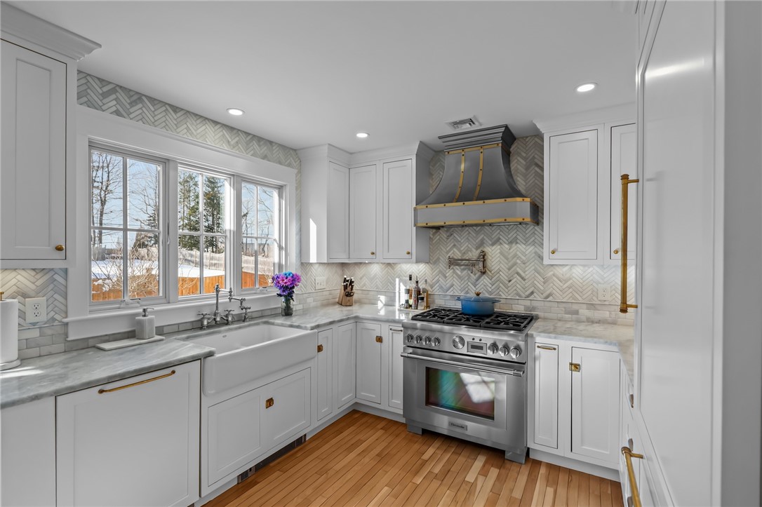 2269 East Main Road Portsmouth, RI 02871 - Photo 12 of 50