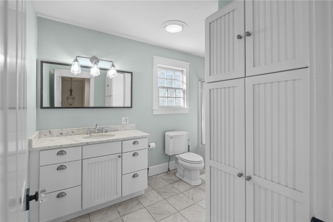 2269 East Main Road Portsmouth, RI 02871 - Photo 24 of 50