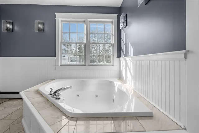 $1,495,000 | 2269 East Main Road, Portsmouth, RI 02871