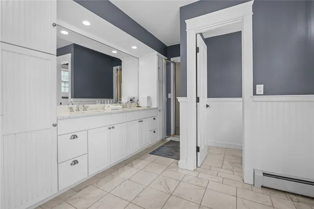 $1,495,000 | 2269 East Main Road, Portsmouth, RI 02871