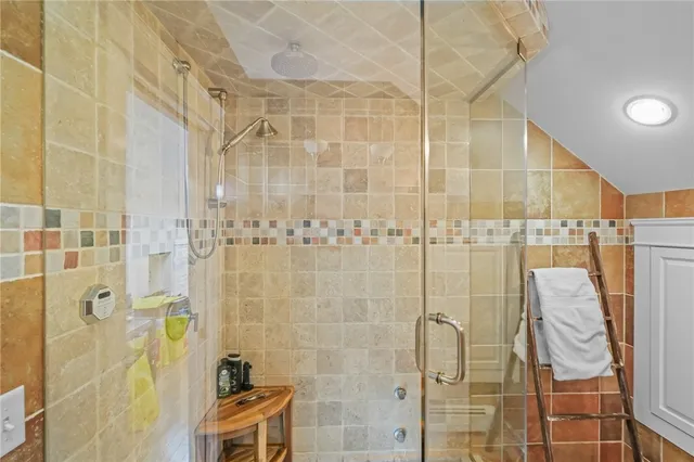 $1,495,000 | 2269 East Main Road, Portsmouth, RI 02871