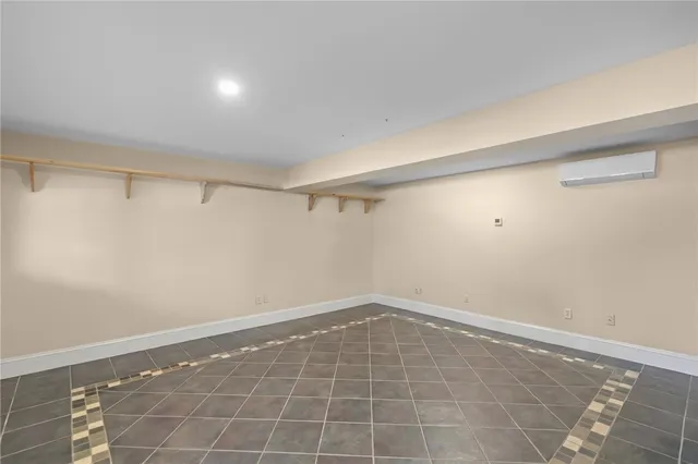 $1,495,000 | 2269 East Main Road, Portsmouth, RI 02871