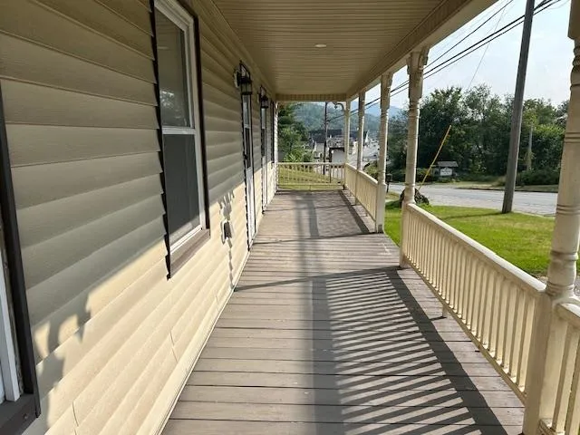 $1,995 | 180 Main Street, Unit 1N, Colebrook, NH 03576