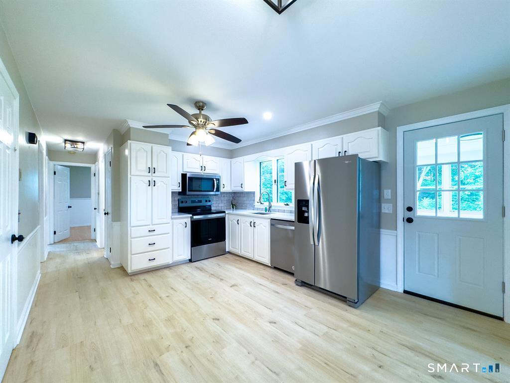 32 Kaynor Drive Waterbury, CT 06708 - Photo 7 of 23