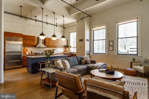 $1,200,000 | 1228 Arch Street, Unit 8E, Philadelphia, PA 19107