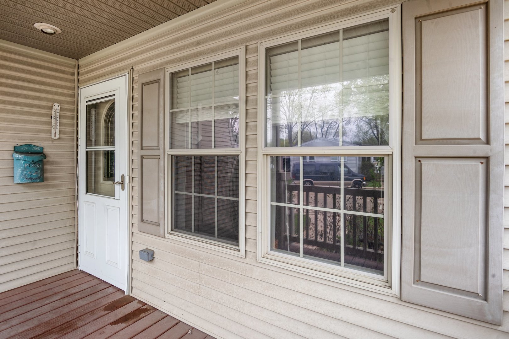 1119 Lakewood Road Elgin, IL 60123 - Photo 5 of 24 a view of a house with a window