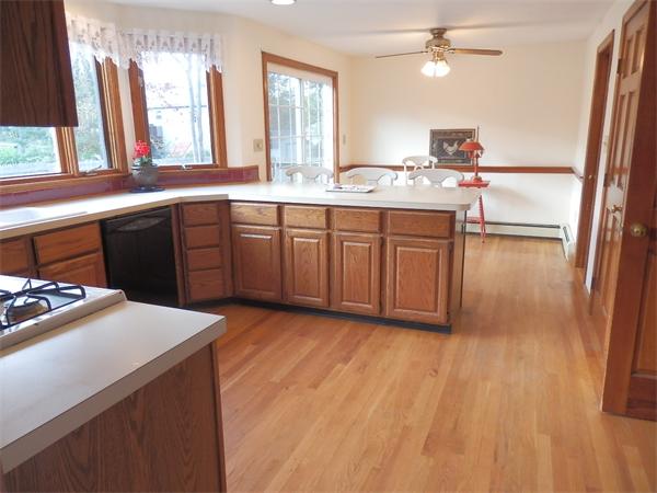 17 Seamore Road Scituate, MA 02066 - Photo 3 of 20