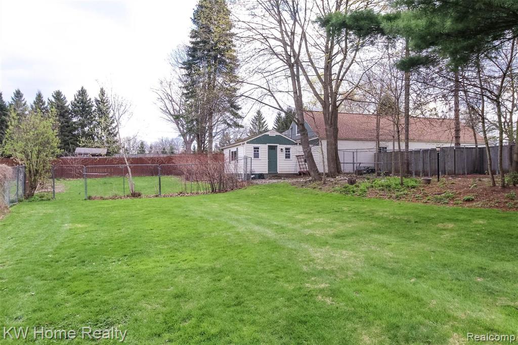 4659 White Lake Road White Lake, MI 48383 - Photo 49 of 62