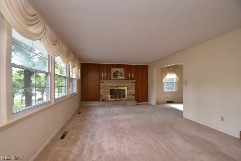 647 Garnette Road Akron, OH 44313 - Photo 4 of 25