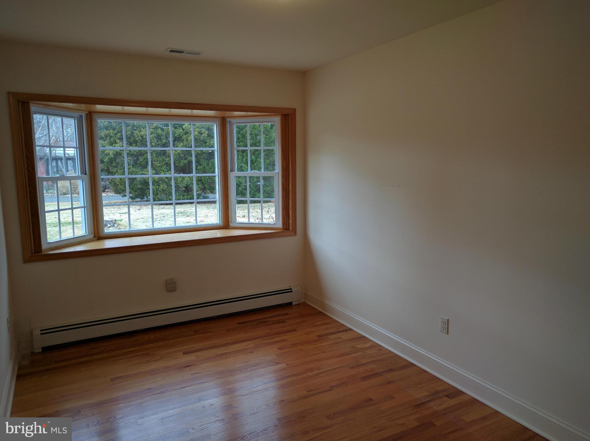 419 Cove Road Queenstown, MD 21658 - Photo 5 of 18 Bedroom 2
