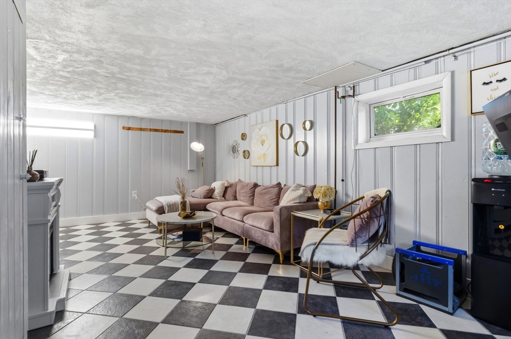 75 Perry Avenue Lynnfield, MA 01940 - Photo 25 of 31