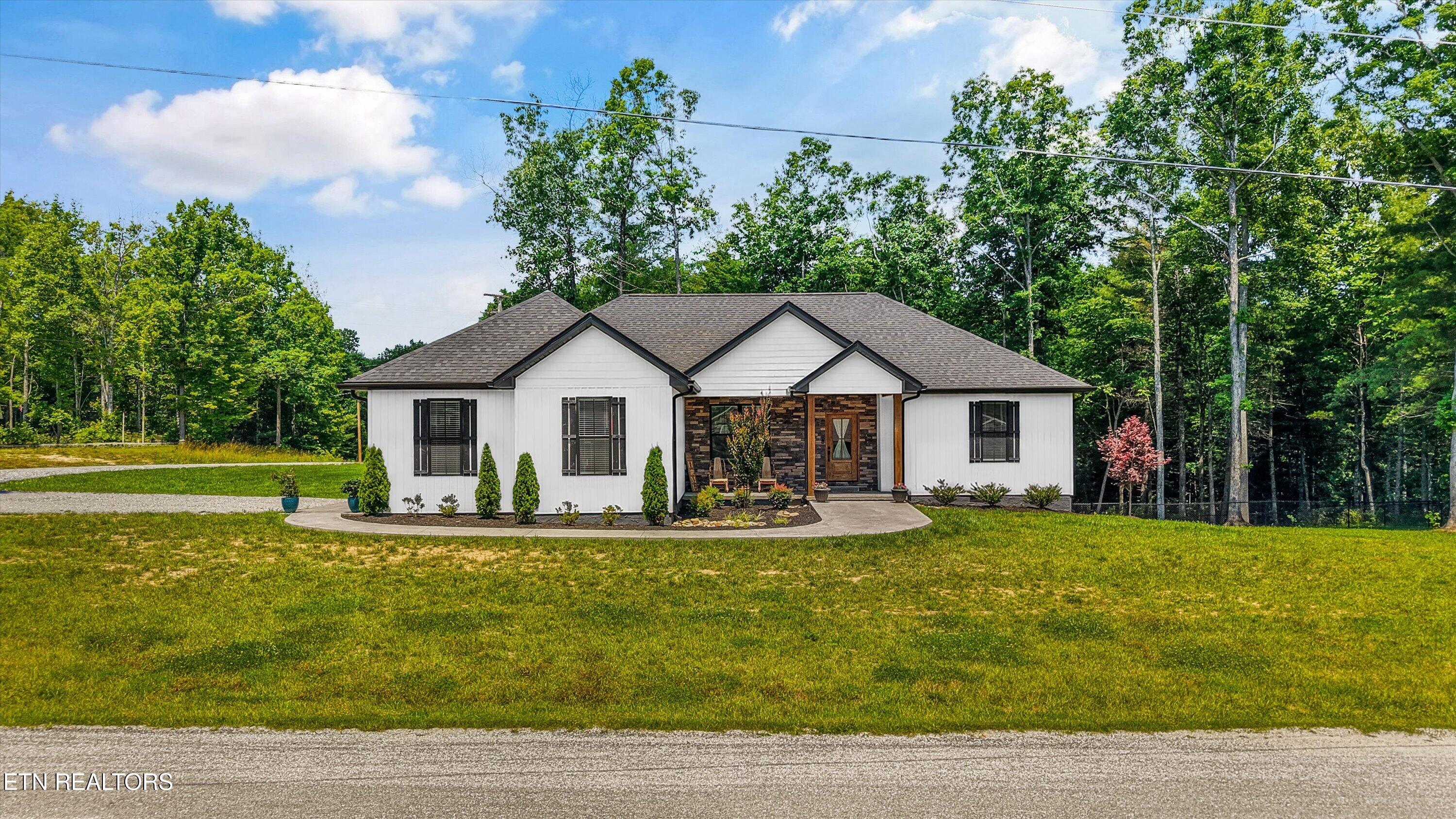 738 Toomey Fls Road Oneida, TN 37841 - Photo 5 of 44 3-738 Toomey Fls Rd 032