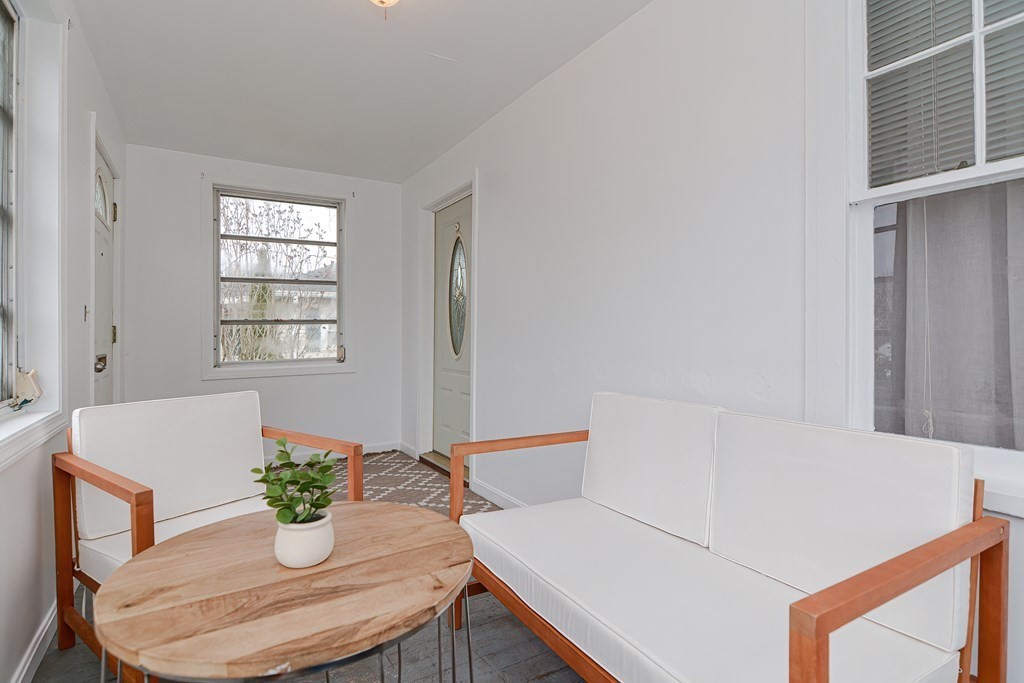 186 Fairhaven Road Worcester, MA 01606 - Photo 3 of 35 Gallery Image 3