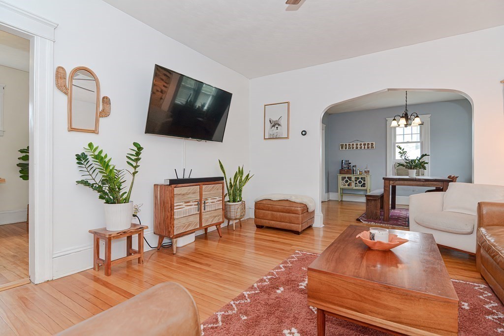 186 Fairhaven Road Worcester, MA 01606 - Photo 9 of 35 Gallery Image 9