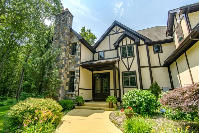 $1,100,000 | 76 Millbrook Lane, Woodstock, CT 06281