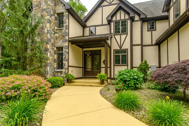 $1,100,000 | 76 Millbrook Lane, Woodstock, CT 06281