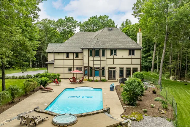 $1,100,000 | 76 Millbrook Lane, Woodstock, CT 06281