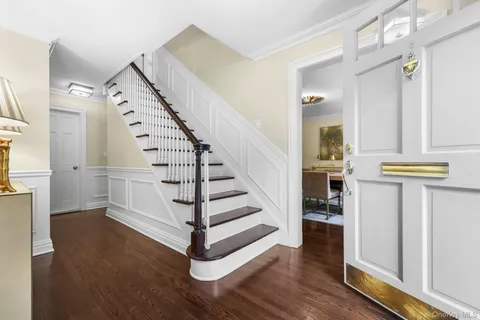 $2,195,000 | 107 White Plains Road, Bronxville, NY 10708