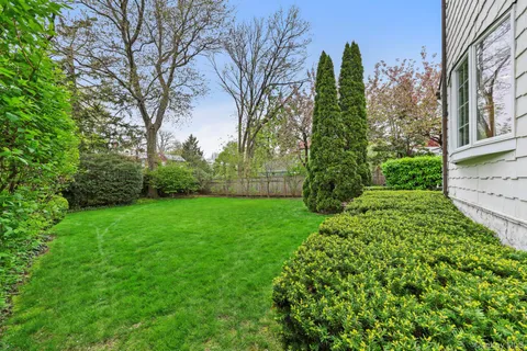 $2,195,000 | 107 White Plains Road, Bronxville, NY 10708