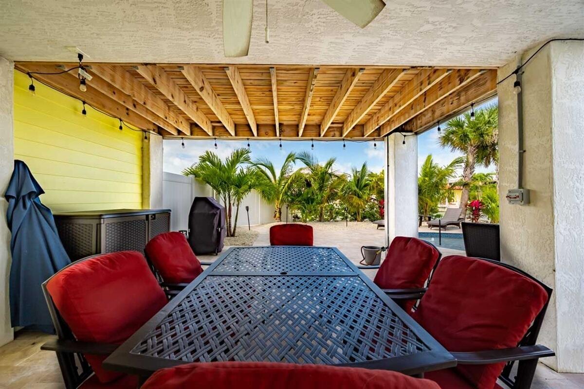 223 Sombrero Beach Road, Unit 1 Marathon, FL 33050 - Photo 4 of 44 1d157ffa976747509443c683a5ca6e91-Large