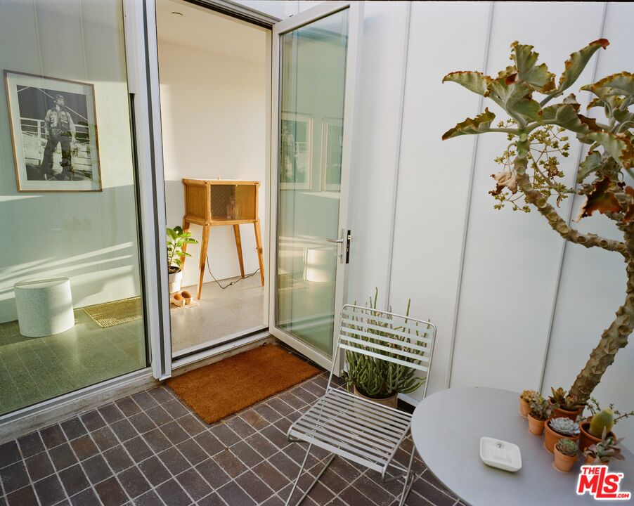 7825 Conejo Avenue Joshua Tree, CA 92252 - Photo 11 of 34 a bathroom with a window and a shower