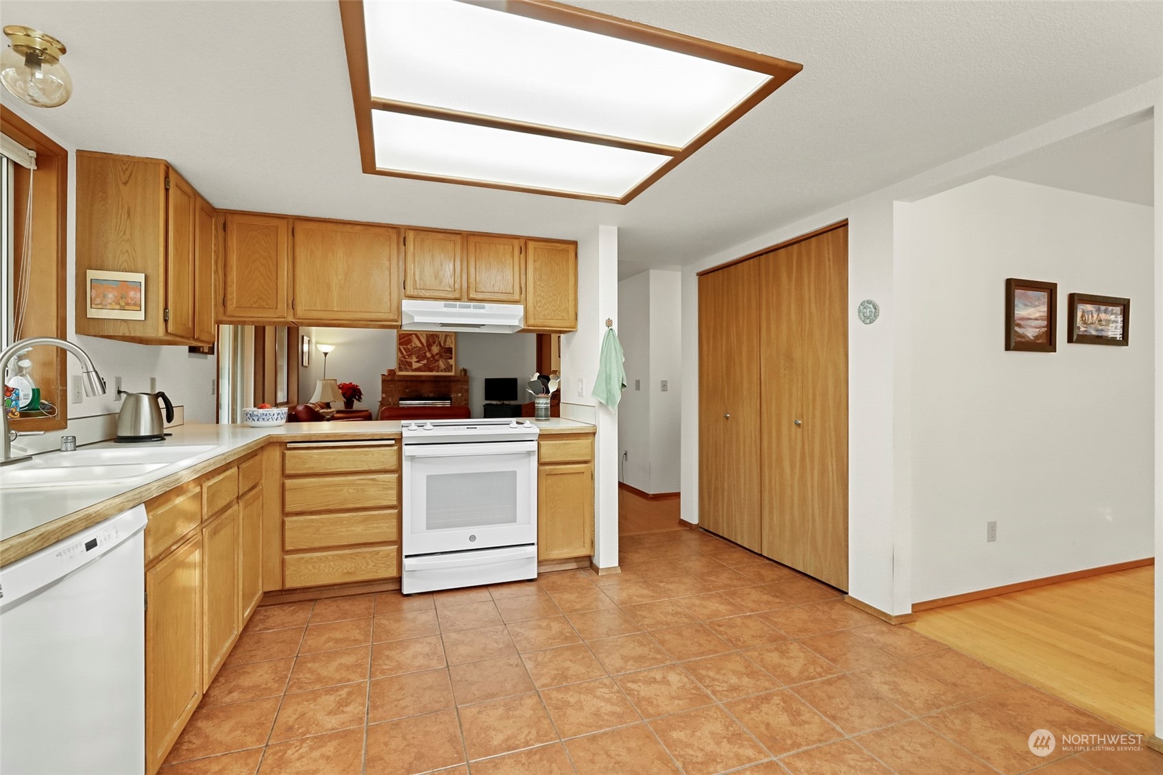 9427 Autumn Line Loop Southeast Olympia, WA 98513 - Photo 8 of 29 Gallery Image 8