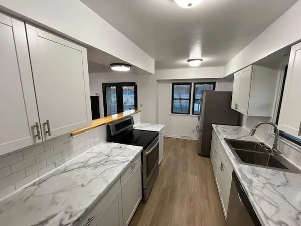 $316,000 | 1111 Southwest Mission Place, Lee's Summit, MO 64081