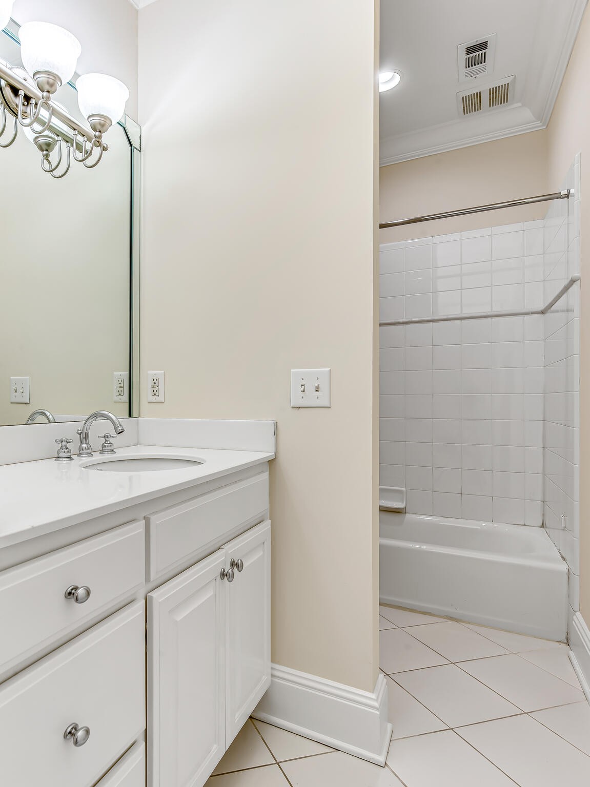 3705 Trimble Road Nashville, TN 37215 - Photo 35 of 42 a bathroom with a bathtub and a sink