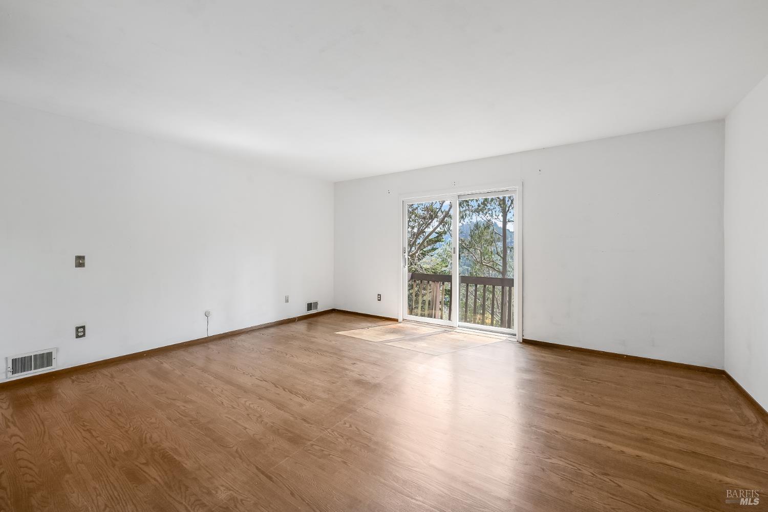 1008 Erica Road Mill Valley, CA 94941 - Photo 20 of 32 Gallery Image 20