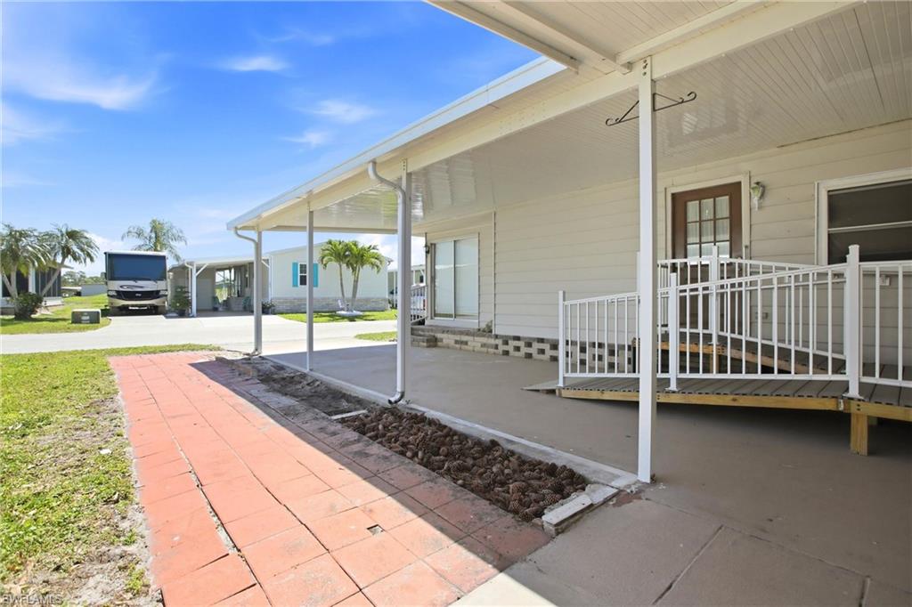 181 West Manatee Loop Punta Gorda, FL 33950 - Photo 9 of 47