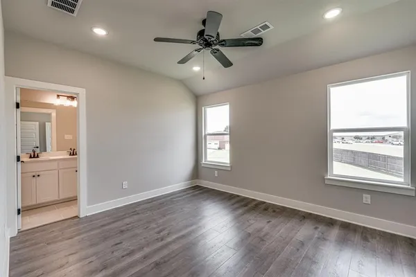 $1,975 | 924 Cooksey Court, Unit A, Grandview, TX 76050