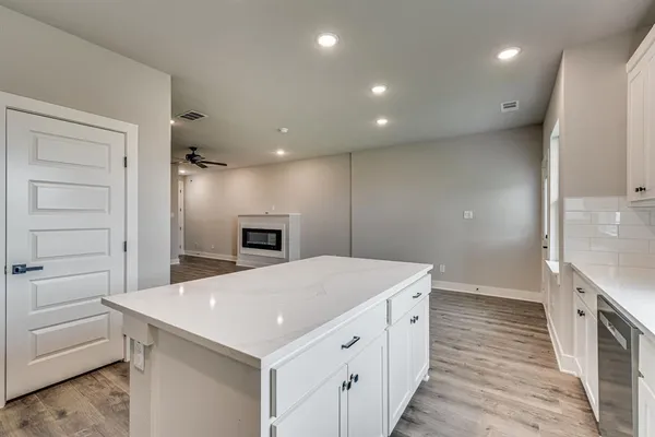 $1,975 | 924 Cooksey Court, Unit A, Grandview, TX 76050