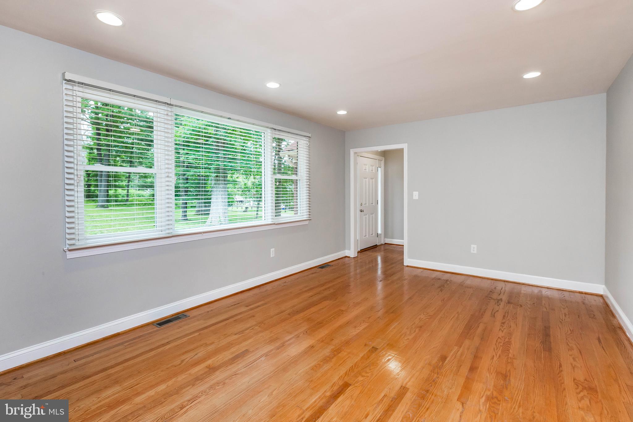 11730 Clopper Road Gaithersburg, MD 20878 - Photo 7 of 42 Gallery Image 7