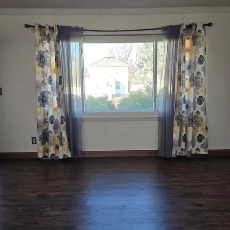 $199,900 | 409 South 1st Street, Marshall, MN 56258