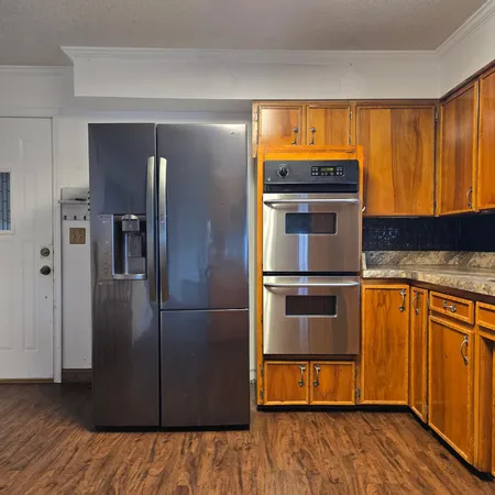 $199,900 | 409 South 1st Street, Marshall, MN 56258