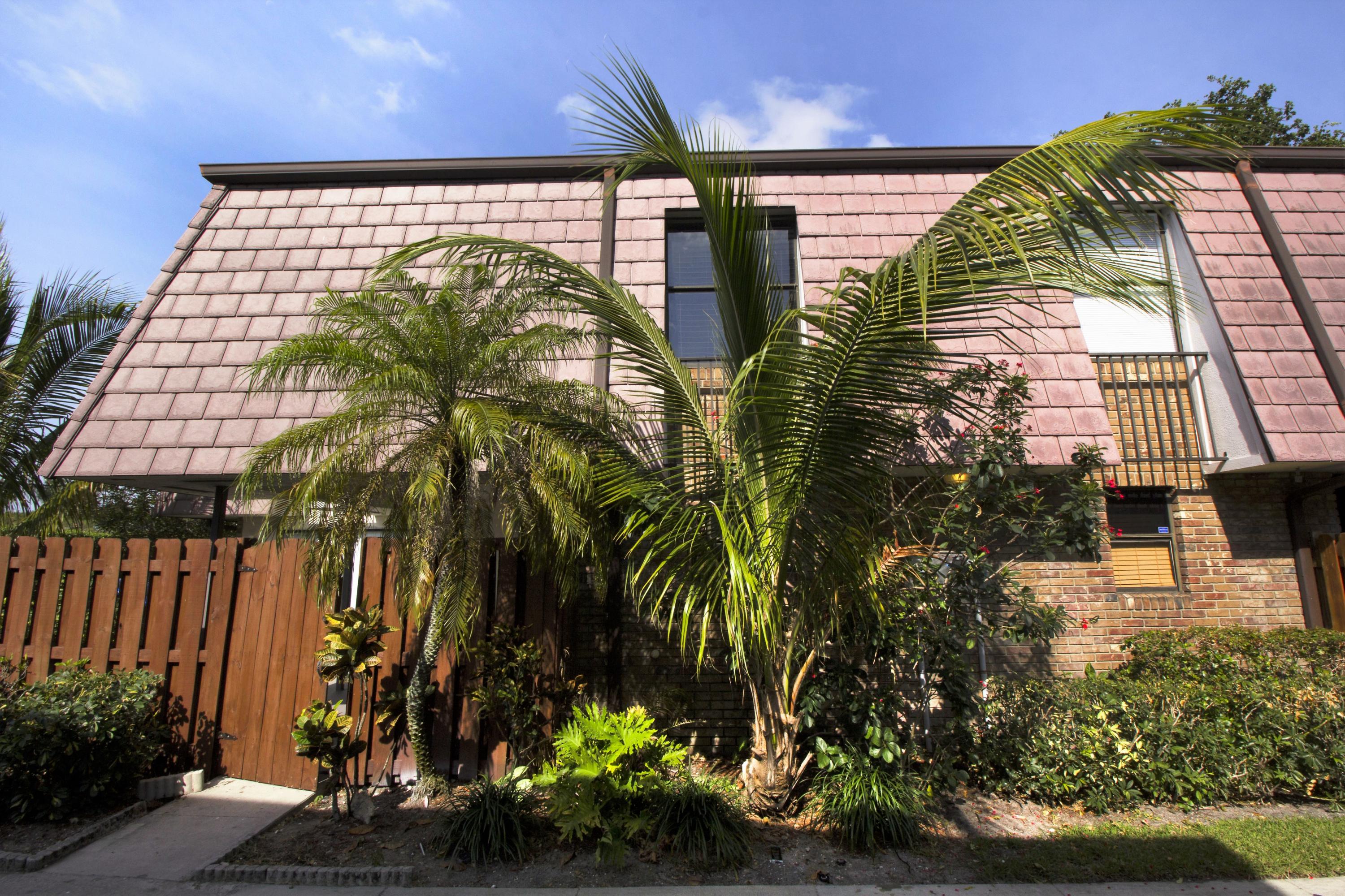 7619 Courtyard Run West Boca Raton, FL 33433 - Photo 3 of 20 EXTERIOR 2