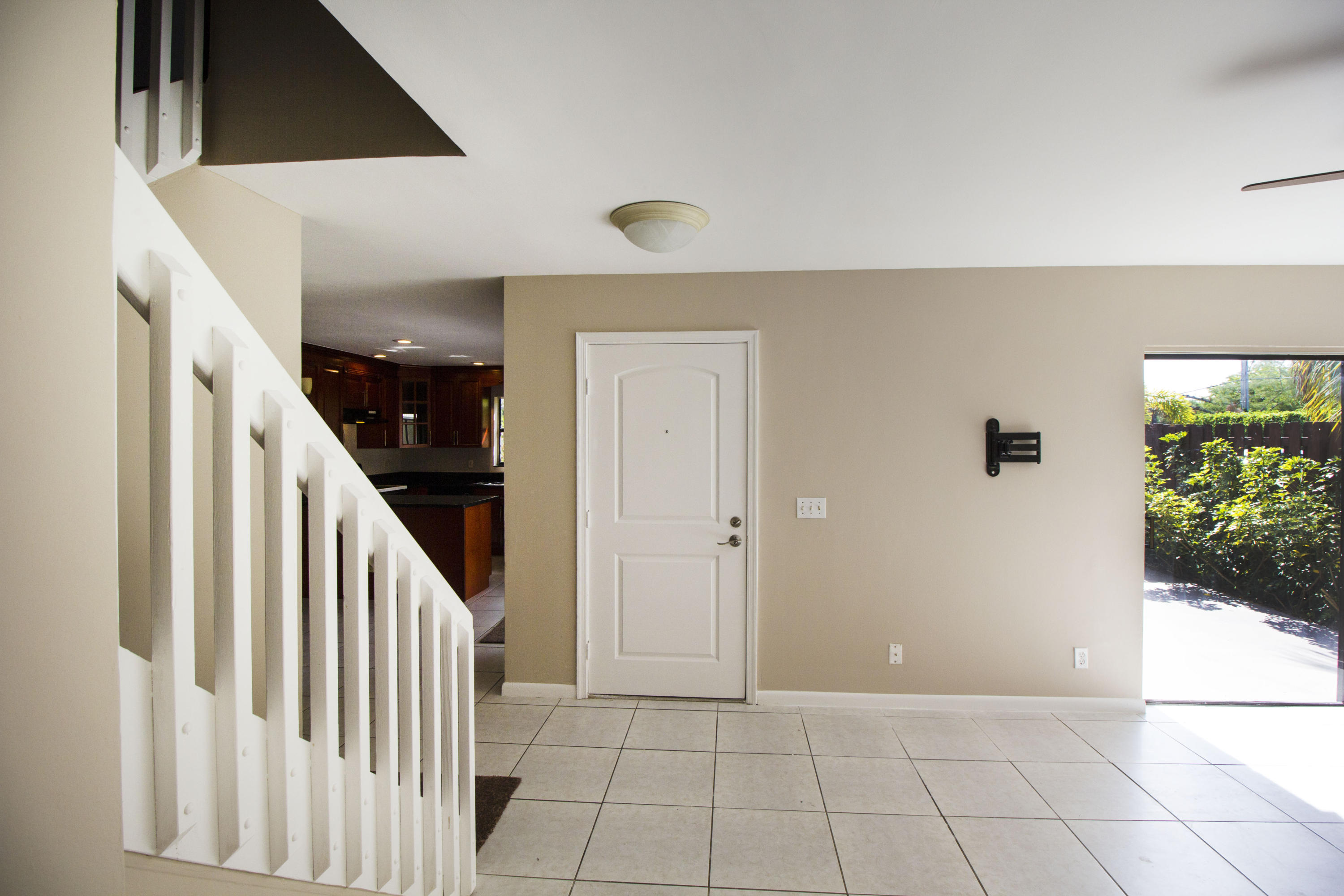 7619 Courtyard Run West Boca Raton, FL 33433 - Photo 7 of 20 ENTRANCE